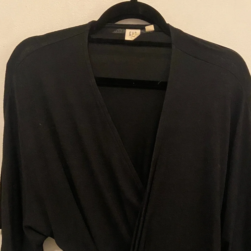 GAP Elegant Black Women's Wrap Top - Picture 4 of 5